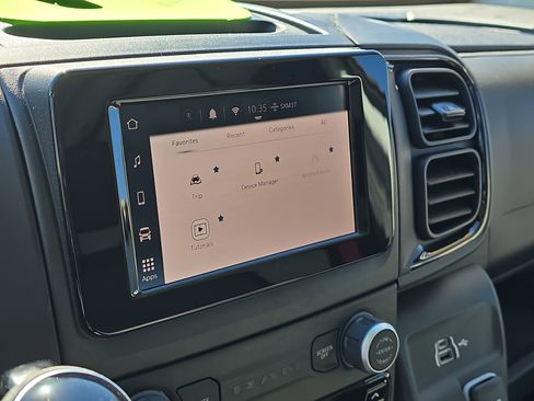 Used 2025 RAM ProMaster 2500 w/ Convenience Group image 19