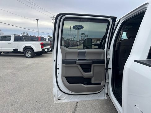 Used 2019 Ford F350 XLT w/ XLT Premium Package image 13