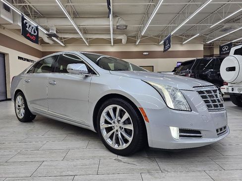 Used 2013 Cadillac XTS Luxury FWD image 4