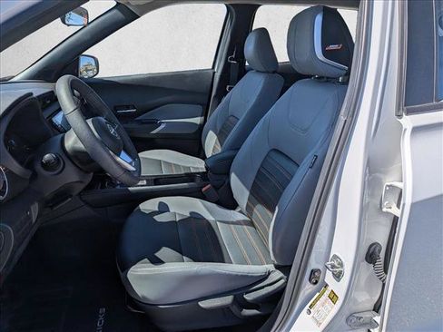 Used 2024 Nissan Kicks SR w/ SR Premium Package FWD image 15