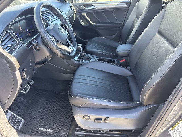 Certified 2024 Volkswagen Tiguan SE R-Line FWD image 23