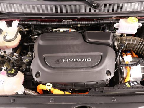 Used 2020 Chrysler Pacifica Touring image 20