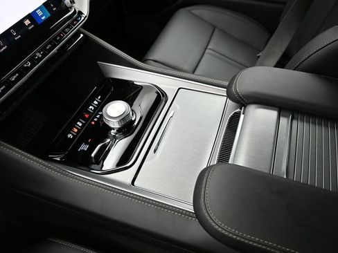 New 2026 Jeep Grand Wagoneer L Limited w/ Premium Group II AWD/4WD image 16