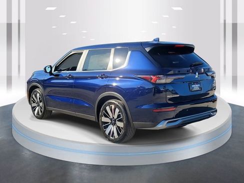 New 2026 Mitsubishi Outlander SE image 4