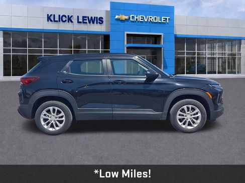 Used 2024 Chevrolet TrailBlazer LS AWD/4WD image 9