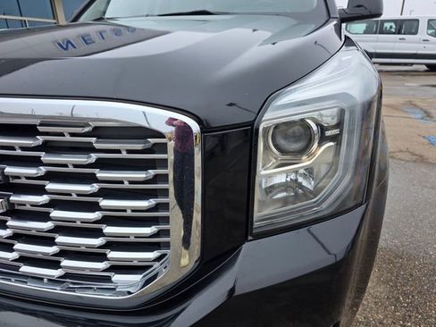 Used 2020 GMC Yukon XL Denali image 3
