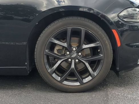 Used 2022 Dodge Charger SXT w/ Driver Convenience Group RWD image 11