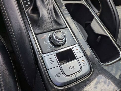 Used 2022 Kia Telluride SX w/ SX Prestige Package image 18