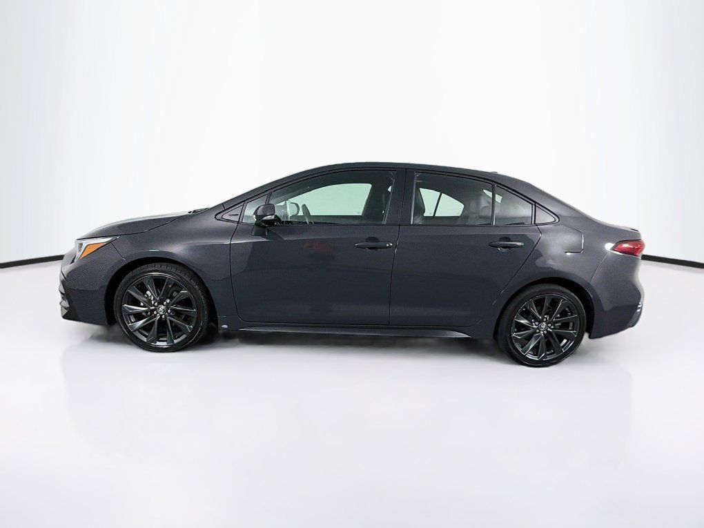 Used 2025 Toyota Corolla XSE FWD image 6