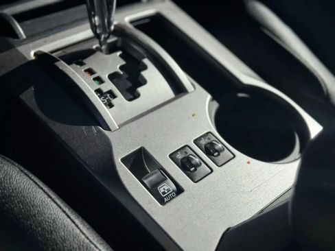 Used 2018 Toyota 4Runner SR5 Premium image 28