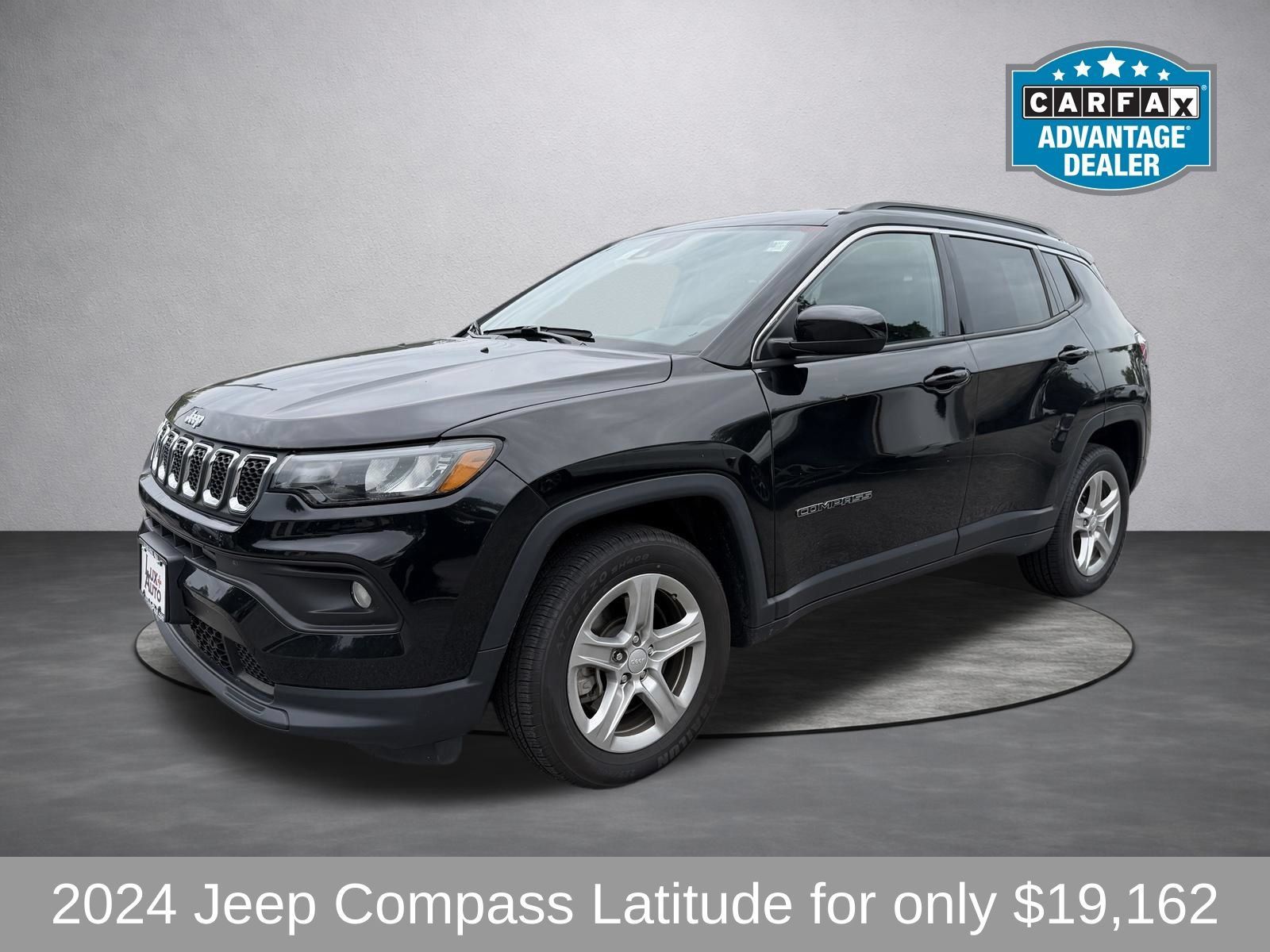 Used 2024 Jeep Compass Latitude AWD/4WD image 7