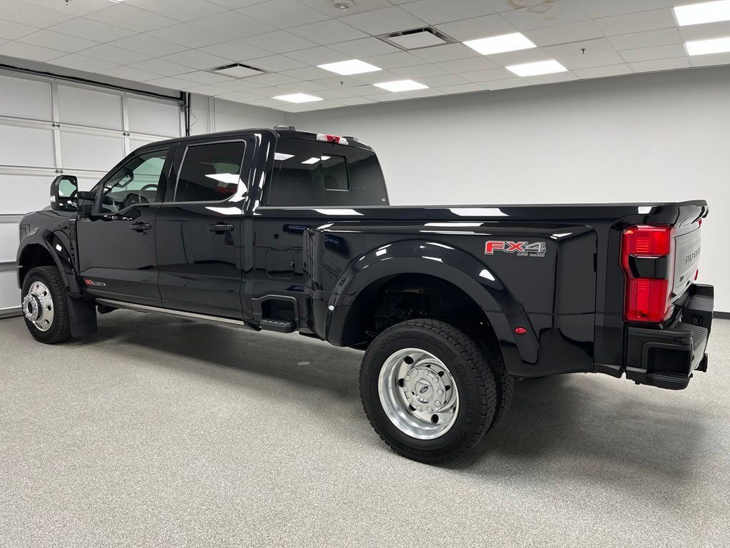 Used 2025 Ford F450 Platinum w/ FX4 Off-Road Package AWD/4WD image 7