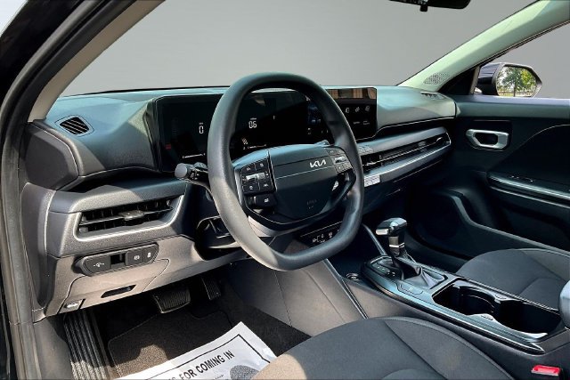 Used 2026 Kia K4 FWD image 16
