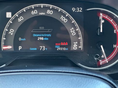 Used 2025 Toyota RAV4 XLE FWD image 25
