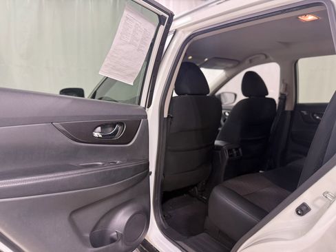 Used 2019 Nissan Rogue S w/ Special Edition Package image 33