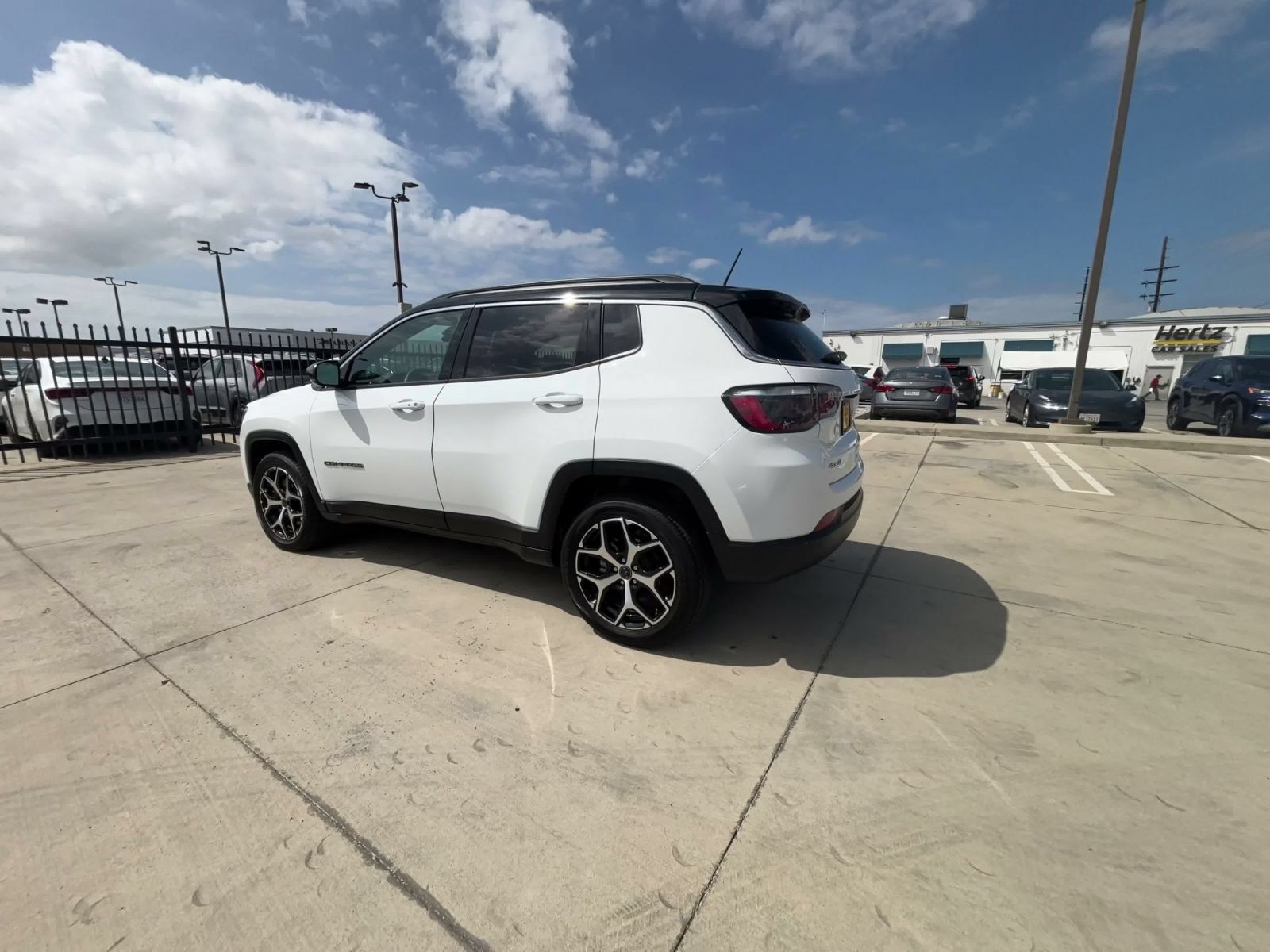 Used 2025 Jeep Compass Limited AWD/4WD image 9