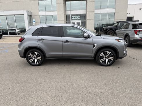 Used 2025 Mitsubishi Outlander Sport SE AWD/4WD image 9