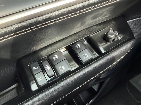 Used 2024 Jeep Wagoneer L Series II w/ Flexible Seating Group RWD image 38