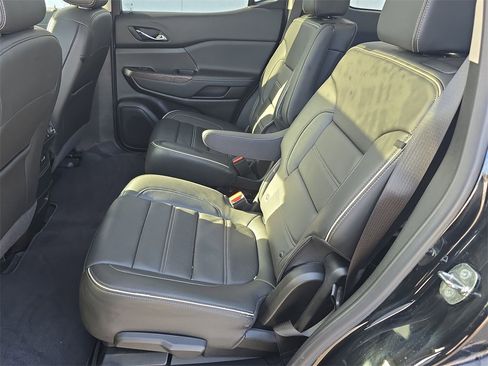Used 2023 GMC Acadia Denali w/ Denali Ultimate Package image 26