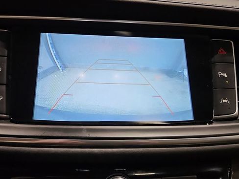 Used 2018 Buick Enclave Premium w/ Experience Buick Package AWD/4WD image 17