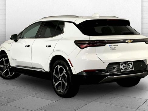 Used 2025 Chevrolet Equinox EV LT image 11