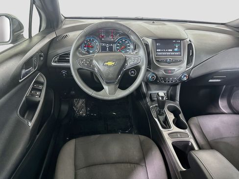 Used 2017 Chevrolet Cruze LT w/ Convenience Package FWD image 17