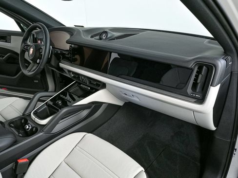 New 2026 Porsche Cayenne Coupe AWD/4WD image 24