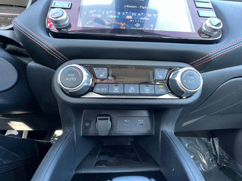 Certified 2025 Nissan Versa SR w/ Trunk Package image 23