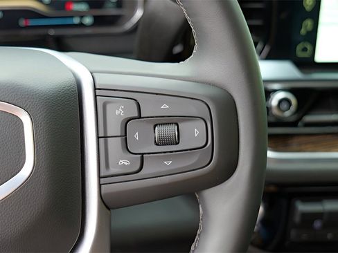 New 2025 GMC Sierra 1500 Elevation image 13