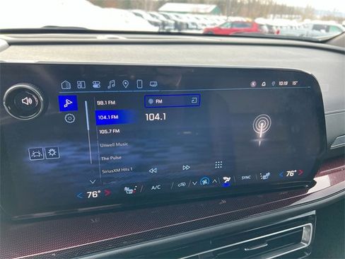 Used 2025 Chevrolet Traverse Z71 w/ Driver Confidence Package image 13