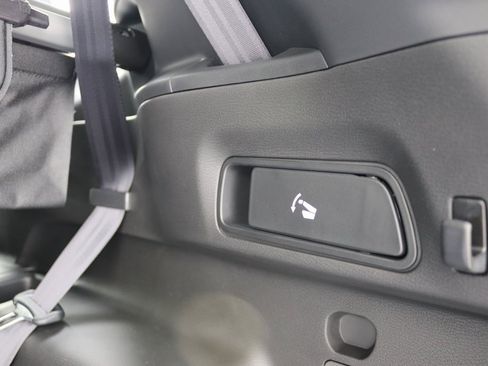 New 2025 Mitsubishi Outlander SE image 6