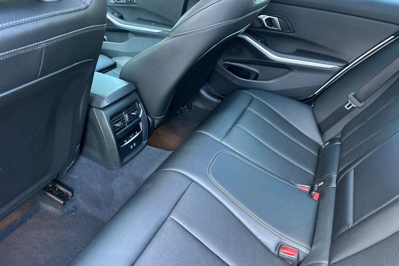 Certified 2024 BMW 330i Sedan w/ Premium Package RWD image 15