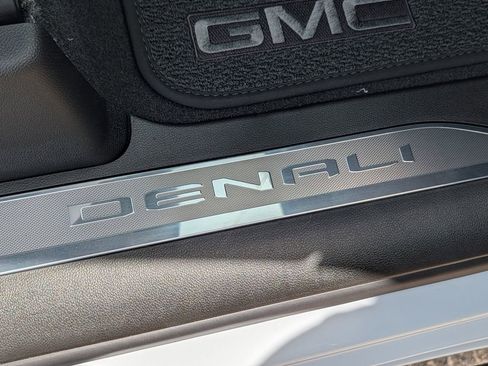 New 2026 GMC Sierra 1500 Denali w/ Denali Reserve Package AWD/4WD image 23