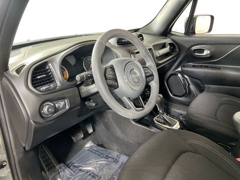 Used 2022 Jeep Renegade Altitude AWD/4WD image 9
