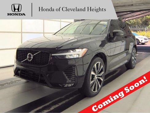 Used 2024 Volvo XC60 B5 Ultimate w/ Protection Package Premier AWD/4WD image 1