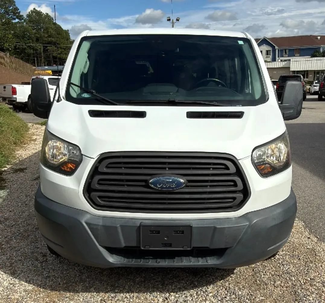 Used 2017 Ford Transit 150 XL RWD image 7
