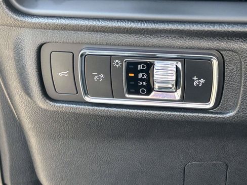 Used 2020 Lincoln Corsair FWD w/ Equipment Group 101A image 31