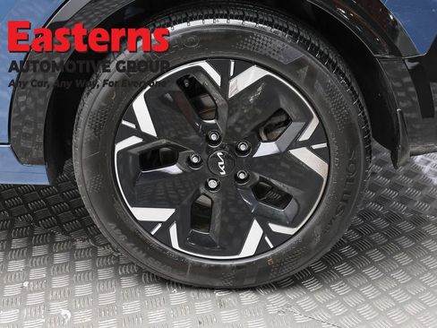 Used 2024 Kia Niro Wind w/ Wind Preserve Package FWD image 8