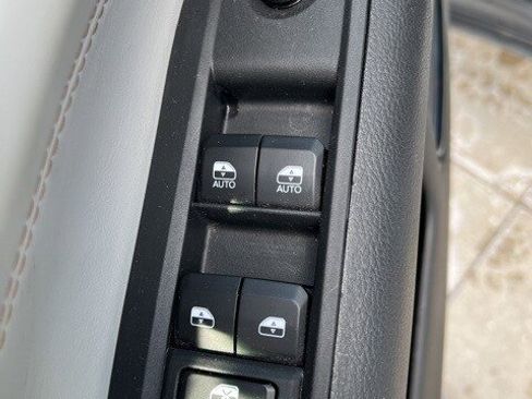 Certified 2025 Jeep Compass Limited image 15