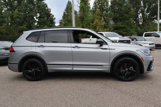 Certified 2023 Volkswagen Tiguan SE R-Line FWD image 9