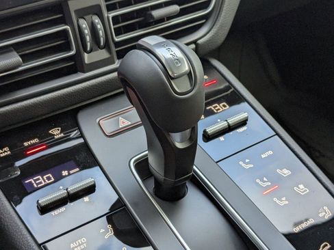 Certified 2026 Porsche Macan AWD/4WD image 20