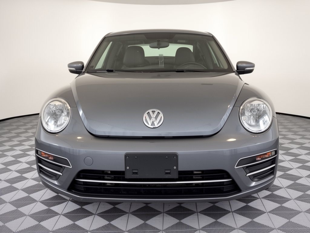Used 2018 Volkswagen Beetle 2.0T FWD image 6