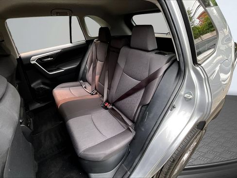 Used 2023 Toyota RAV4 XLE AWD/4WD image 21