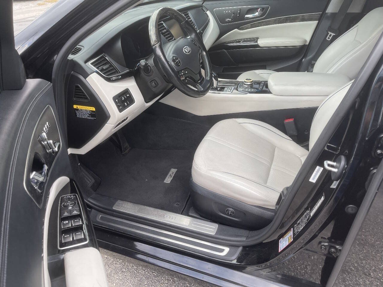Used 2015 Kia K900 Luxury RWD image 10