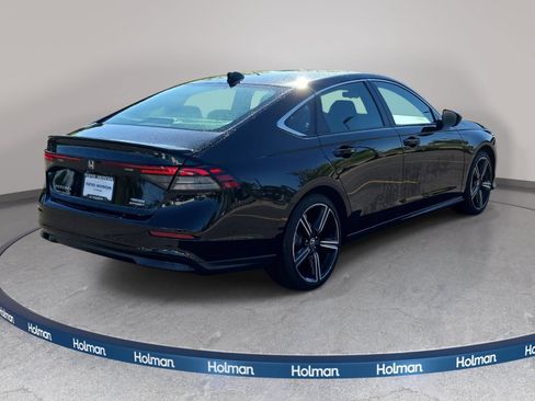Used 2025 Honda Accord Sport image 6