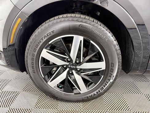 Used 2023 Kia Sorento EX w/ Panoramic Sunroof Package FWD image 9