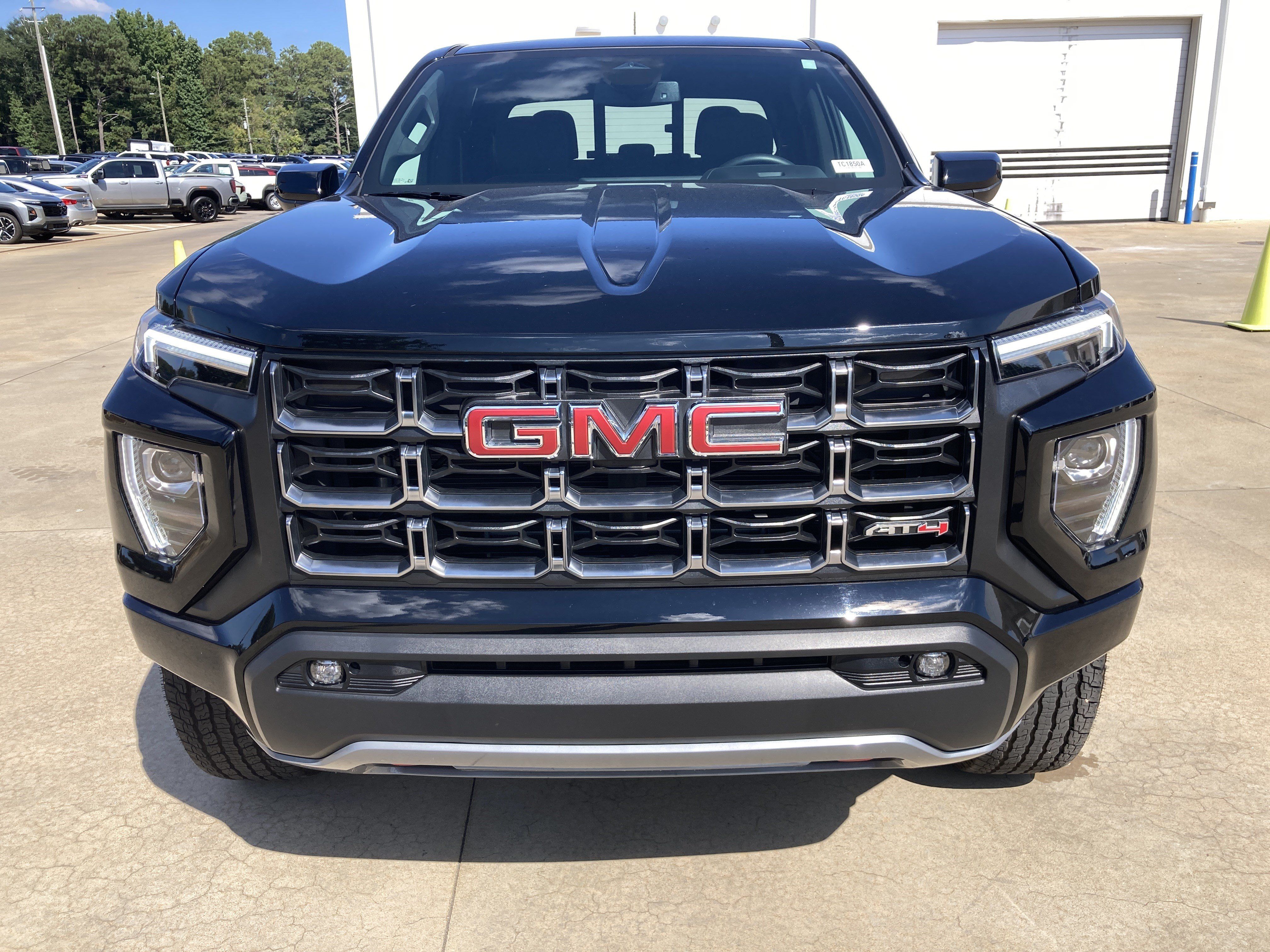 Certified 2026 GMC Canyon AT4 AWD/4WD image 2