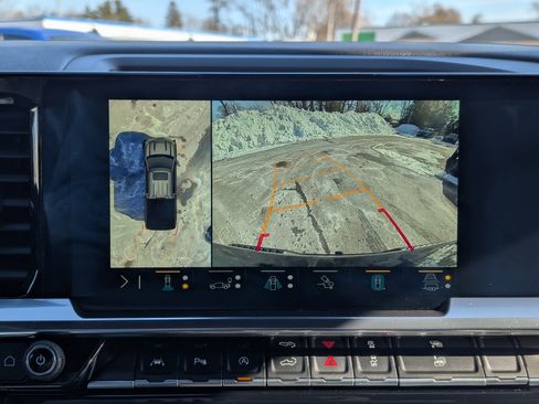 Used 2023 Chevrolet Silverado 1500 High Country w/ High Country Premium Package image 3