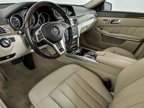 Used 2016 Mercedes-Benz E 350 4MATIC Wagon w/ Premium Package image 18