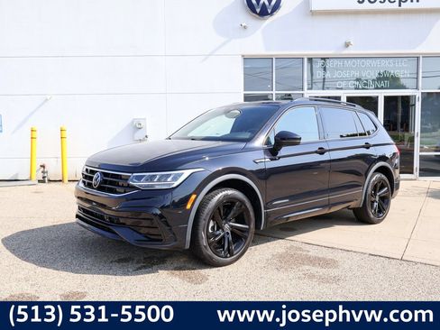 Used 2024 Volkswagen Tiguan SE R-Line AWD/4WD image 1